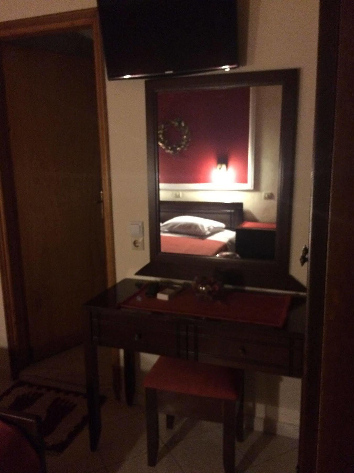Theodora'S House Overlooking Valtos Hotel Parga Esterno foto